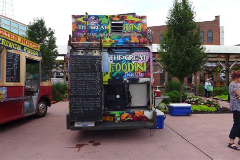 Street Food on the Edge: Buffalo's Food Truck Experience in Larkin