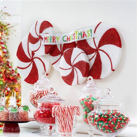 Their red and white stripes make us think of jingle bells and caroling and we jump at any opportunity of incorporating them into our holiday décor. Add a touch of sweetness and Christmas cheer to your treat ...