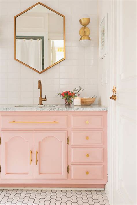 Plus we're sharing a couple of great pink bathroom schemes from some of our favourite instagram accounts and. 20 Pretty Ways To Bring A Pink Colors Into Your Bathroom ...