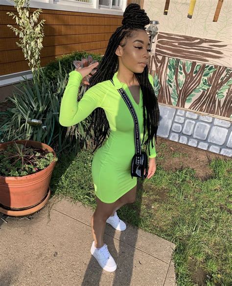 𝐏𝐈𝐍𝐓𝐄𝐑𝐄𝐒𝐓 𝐓𝐫𝐨𝐩𝐢𝐜𝐌 🌺 Black Girl Outfits Lime Green Outfits Classy Hood