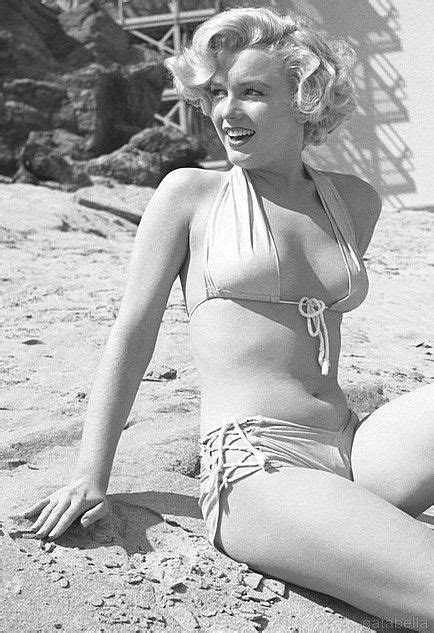 Marilynmonroe The Beach Perfection Allaboutmarilyn Com Marilyn