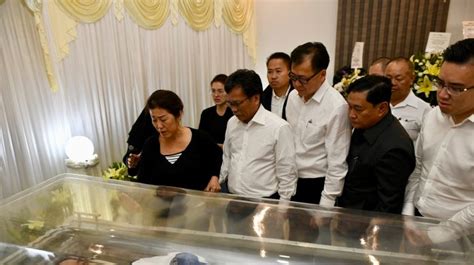 Cm Pays Last Respect On Deceased Minister Borneonewsnet