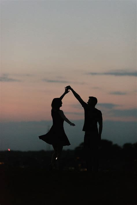Romantic Date Night Under The Stars Spontaneous Couples Pictures In A