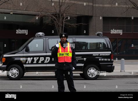 New York City Traffic Cop Stock Photo Alamy