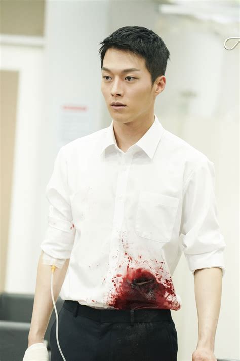 28, born 7 august 1992. Jang Ki-yong is Chae Do-Jin in the Korean drama (Kdrama) Come and Hug Me. The live recap is on ...