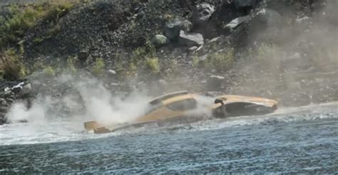 Video Ferrari Enzo Crashes Into The Ocean Caradvice