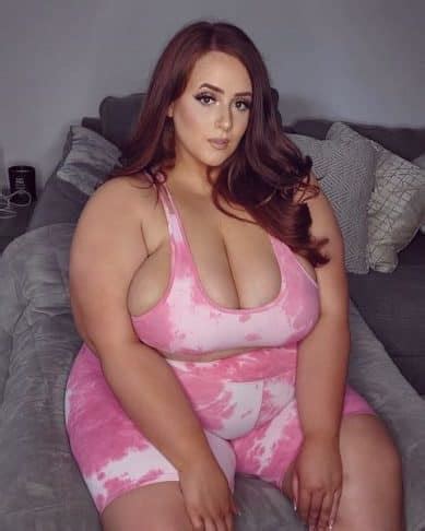 Olivia Messina The Plus Size Model Gets Trolled For Being Fat