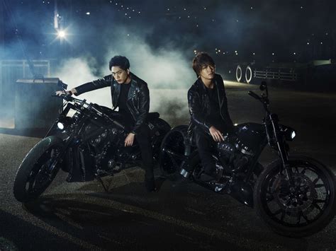 映画「high＆low The Movie 2 End Of Sky」雨宮雅貴（takahiro）、広斗（登坂広臣）闇夜を背にした雨宮兄弟