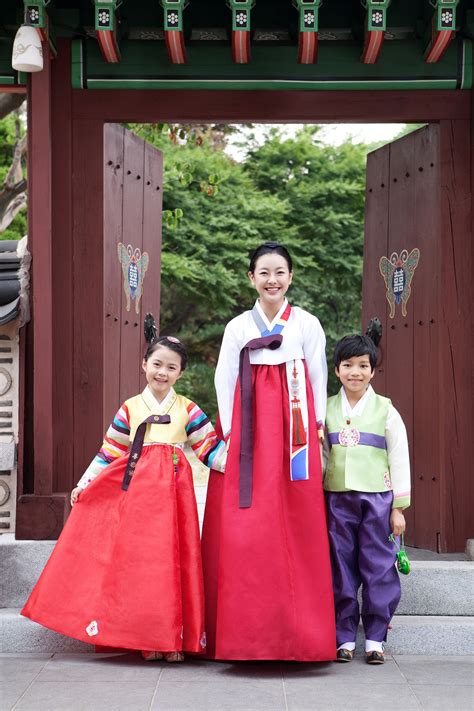 Happy Chuseok Chuseok Is Korean Thanksgiving A Day Where Families Visit Their Ancestors And