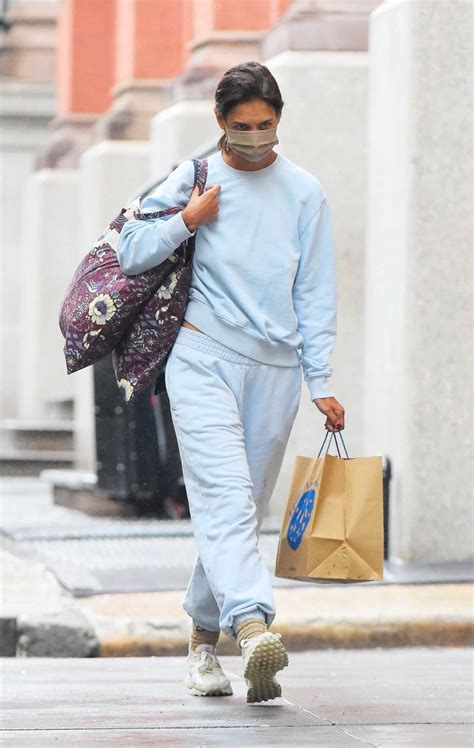 Katie Holmes In A Baby Blue Sweatsuit Was Seen Out In New York 0906