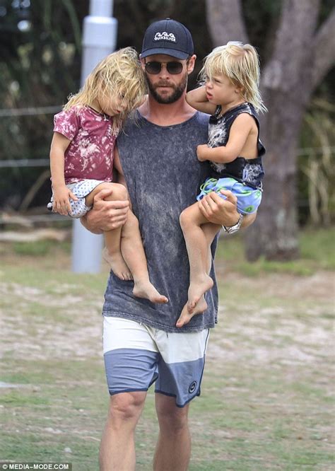 Chris Hemsworth Enjoys Park Date With Twins In Byron Bay Daily Mail