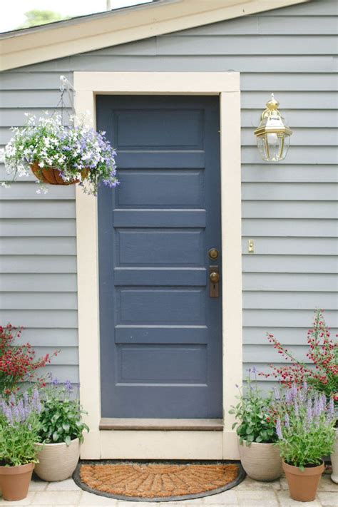 20 Colorful Front Door Hues For Maximum Curb Appeal Light Blue Houses