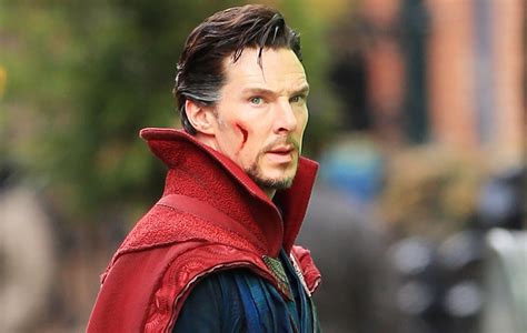 Watch Benedict Cumberbatchs Doctor Strange In New Thor Ragnarok Trailer