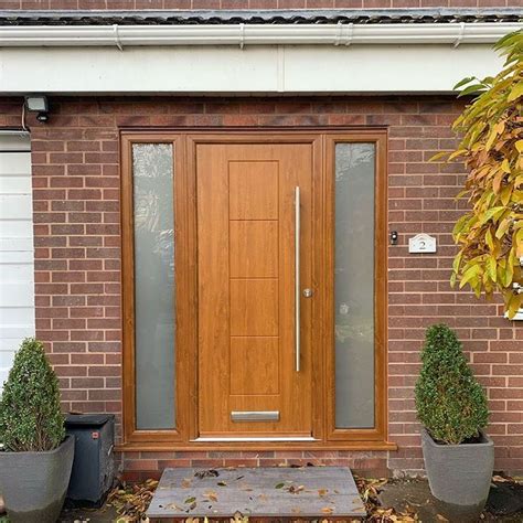 Did you know that plain glass isn't the only option for your new front or back door? Light Oak Dakota | Composite door, Doors, Oak front door