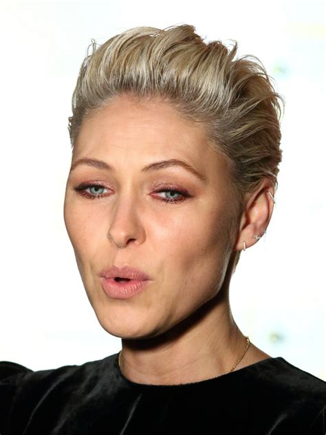 emma willis debuts dramatic beach blonde extensions