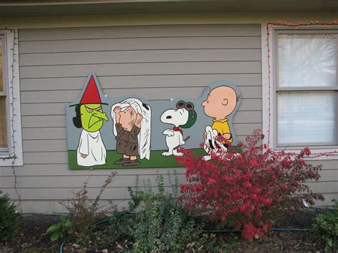 Charlie Brown And The Peanuts Gang Halloween Yard Art Christmas Yard