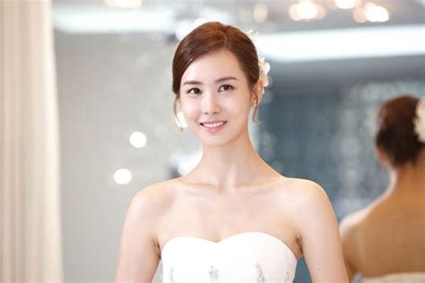 lee da hae looking stunning in a wedding dress soompi