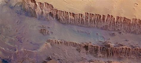 The Really Grand Canyon On Mars That Is The Biggest In The Entire Solar