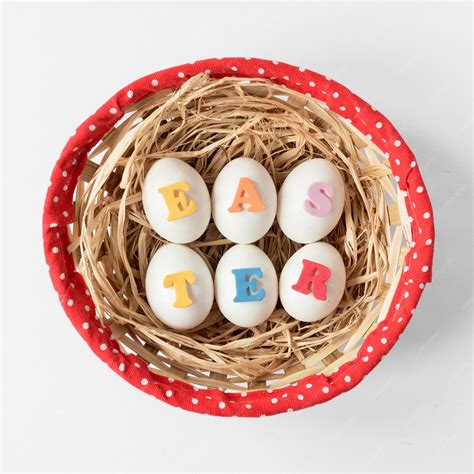 Huevos De Pascua Escritos Con Letras De Colores Foto Premium