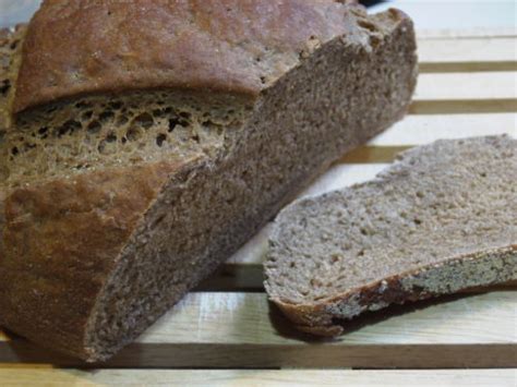 Barley has various different uses including bread, cereal, animal fodder, for fermenting beer and other distilled beverages, soups, stews, bread and algicide. Cookistry: Malted Barley Rye Bread