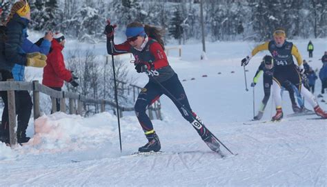 Helene marie fossesholm er en norsk langrennsløper som representerer eiker skiklubb. Gull til Fossesholm i Nordisk juniorlandskamp