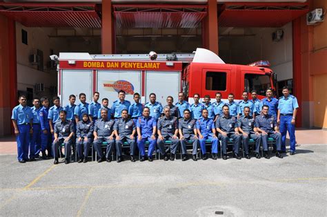 Kursus asas angkatan pertahanan awam malaysia apm siri ke 8 2018. Civil Defence of Malaysia ( CDEF ): LAWATAN JABATAN ...