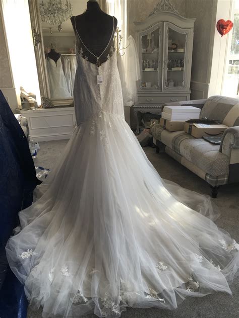 Shop our wide selection of gorgeous gowns today! Stella York 6973+ Sample Wedding Dress Save 70% - Stillwhite
