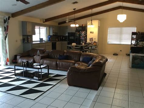 Private bedroom at Tobi’s a pet friendly paradise - Floating Peacock