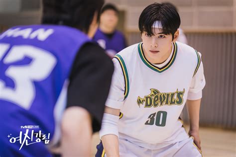 Cha Eun Woo et Hwang d ASTRO dans Yeop dévoilent leurs côtés