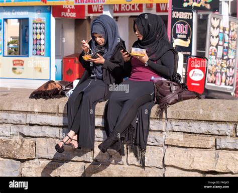 mujeres musulmanas fotografías e imágenes de alta resolución alamy
