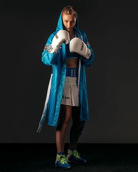 Pin By Boxing Queen On Boxing Beauties 2021 Female Rain Jacket Fashion