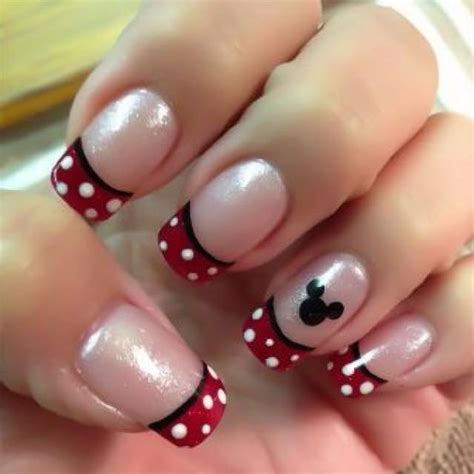 15 Lovely Mickey Mouse Disney Nail Art Designs 2363553 Weddbook