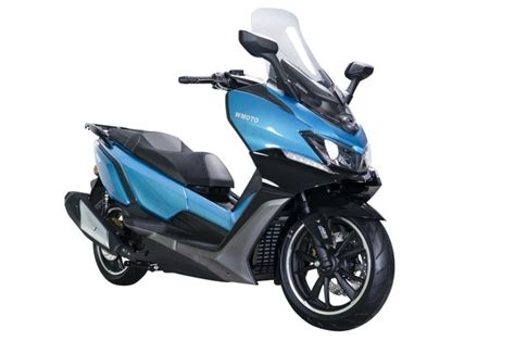 The yamaha xmax 250 indeed feels premium with the presence of enriching comfort and convenience features usually found in. Pesaing Yamaha XMAX 250 Meluncur di Malaysia, Harga Rp 50 ...