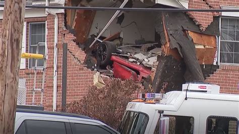 2 Dead After Porsche Crashes Into Buildings 2nd Floor Whp
