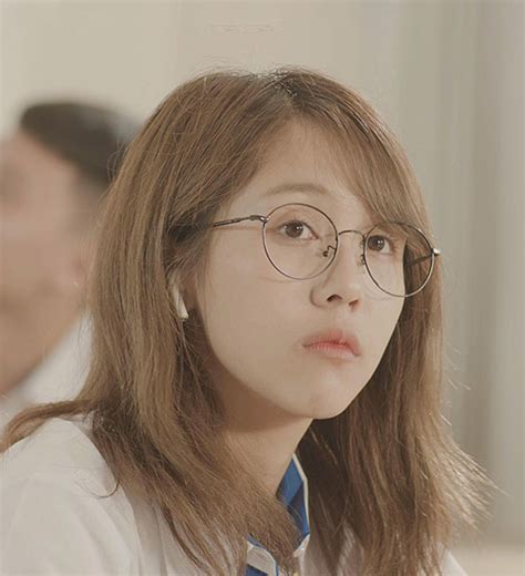 Khi nữ hoàng bolero lệ quyên công khai ly hôn chồng, cái tên lâm bảo châu càng được tìm kiếm nhiều. Hậu Hoàng là ai? Quê ở đâu, Làm nghề gì, bố mẹ và bạn trai ...