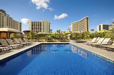 Waikiki Beachcomber By Outrigger Is A Gay And Lesbian Friendly Hotel In Honolulu