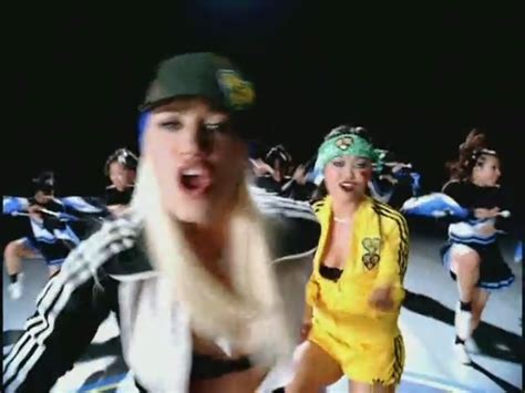 Hollaback Girl Music Video Gwen Stefani Image 18761094 Fanpop