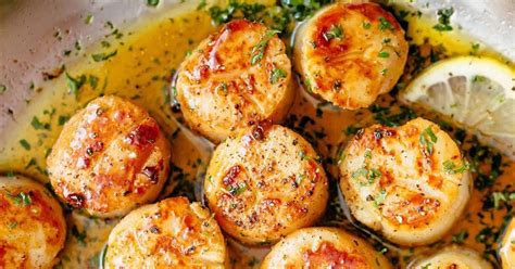 Pat dry and sprinkle each side with salt and pepper. Top Scallop Recipes You would love in 2020 - Quick, Easy and Healthy Recipes