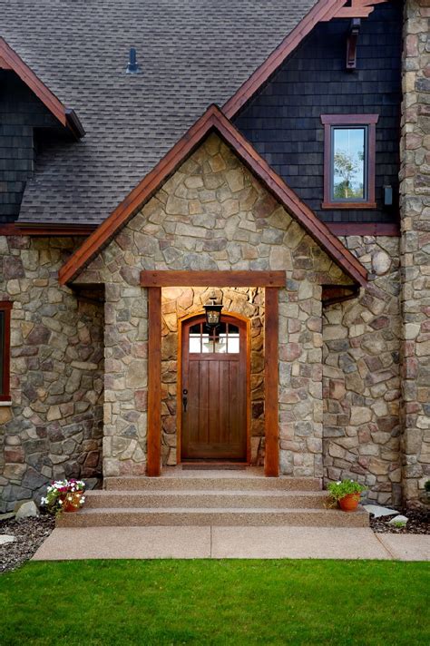 Dressed Fieldstone from Cultured Stone® | Canadian Stone Industries