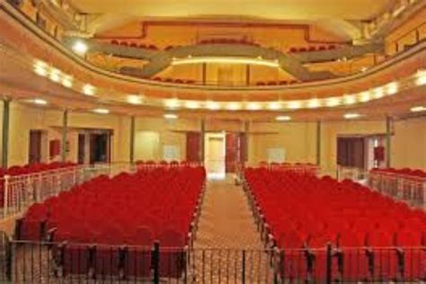 El Teatre de Sarrià demana participació per superar la ...