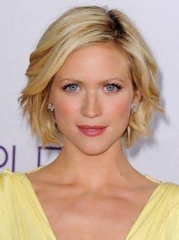 'short hair is continuing its roll with bobs being more square short hairstyles are a timeless style that has been worn by fashionistas across the country. Pin on Luscious Locks