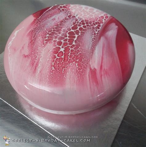6 Awesome Homemade Mirror Glaze Cakes For The Coolest Frosting Ever