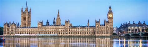 Bouwwerk in kuala lumpur, maleisië (nl) bangunan parlimen (ms); Houses of Parliament | London Sightseeing Tours | London ...