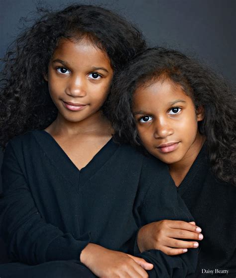 Headshots Of Identical Twins In Nyc By Daisy Beatty Photography
