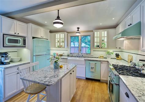 .of your kitchen appliances at once, many retailers (including appliances connection) often give a when manufacturers start rolling out their new stock and retailers must get rid of older inventory to. Kitchen Appliances Colors: New & Exciting Trends | Home ...