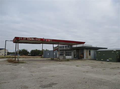 Texaco Gas Station Waxahachietx Former Texaco Gas Station Flickr