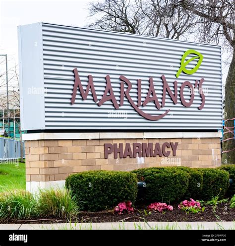 Marianos Fresh Grocery Store Exterior Marquee Sign In Chicago Stock