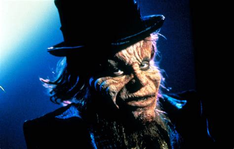 Warwick davis fait son entrée dans le monde du cinéma à l'âge de 11 ans, sous le costume d'un ewok : Warwick Davis on 'Leprechaun' remake: 'I'd like to have ...