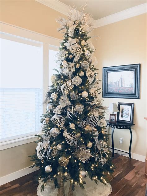 20 Silver And White Christmas Decor