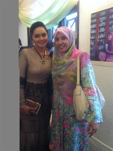 Siti nurhaliza has been married to dato' sri khalid mohamad jiwa since 2006. YB Nurul Izzah Dan Dato Siti Nurhaliza Di Satu Majlis ...